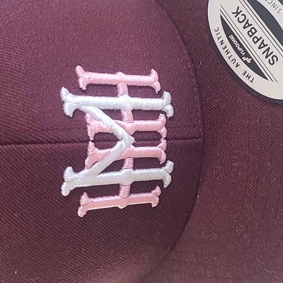 Mike's Hot Honey Heritage Snapback Hat Snapback Hat Maroon White Pink Logo - Picture 12 of 13